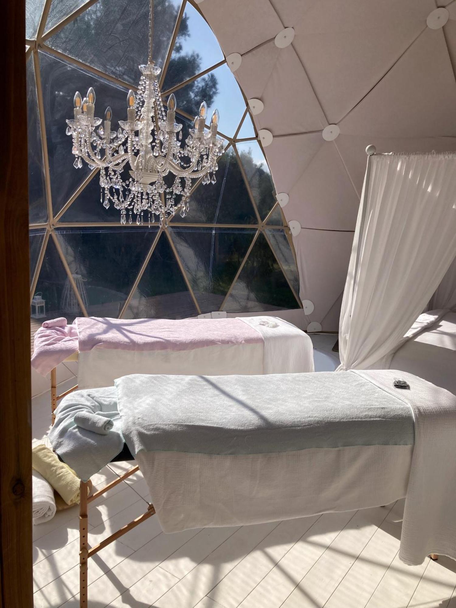Domo Suites Masia Cal Geperut バダロナ エクステリア 写真