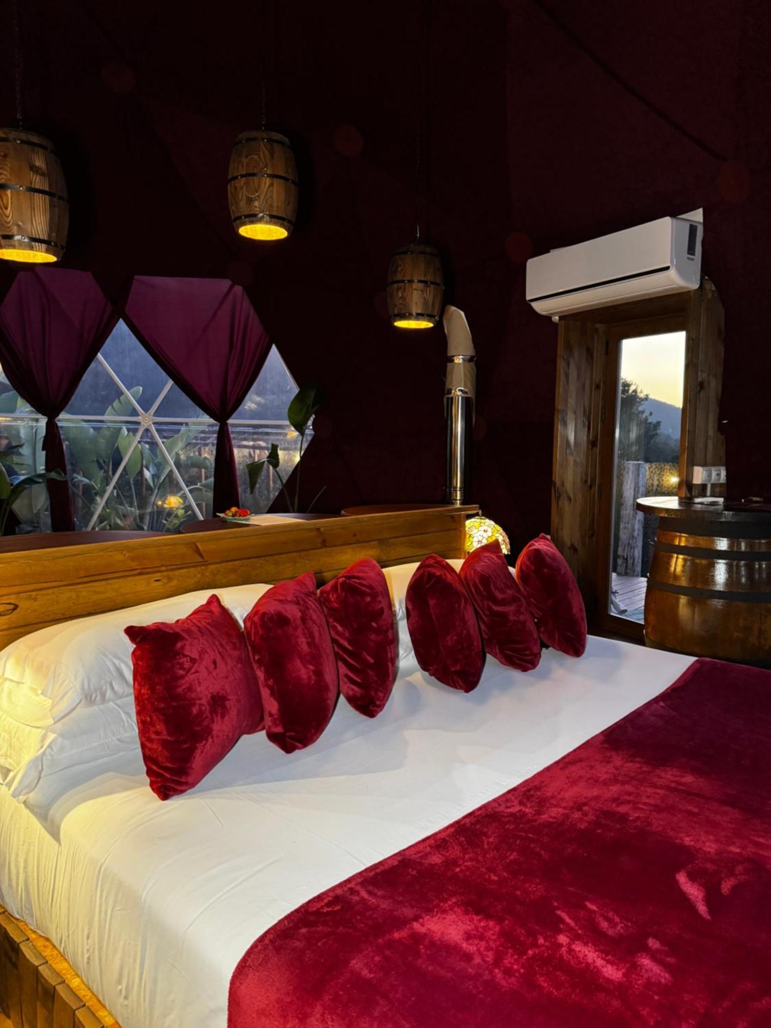 Domo Suites Masia Cal Geperut バダロナ エクステリア 写真